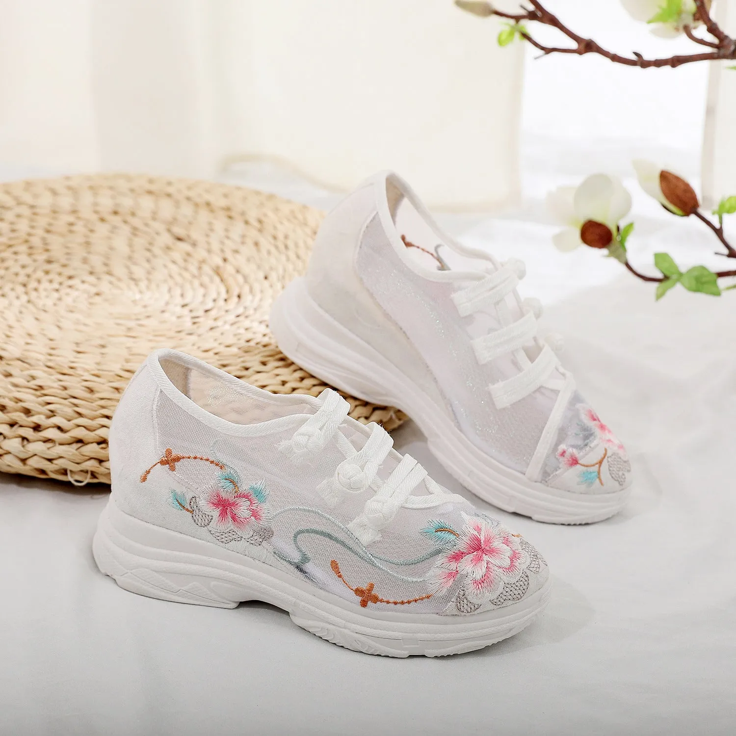 Garden Height Increasing Insole Embroidered Thickened Canvas Shoes