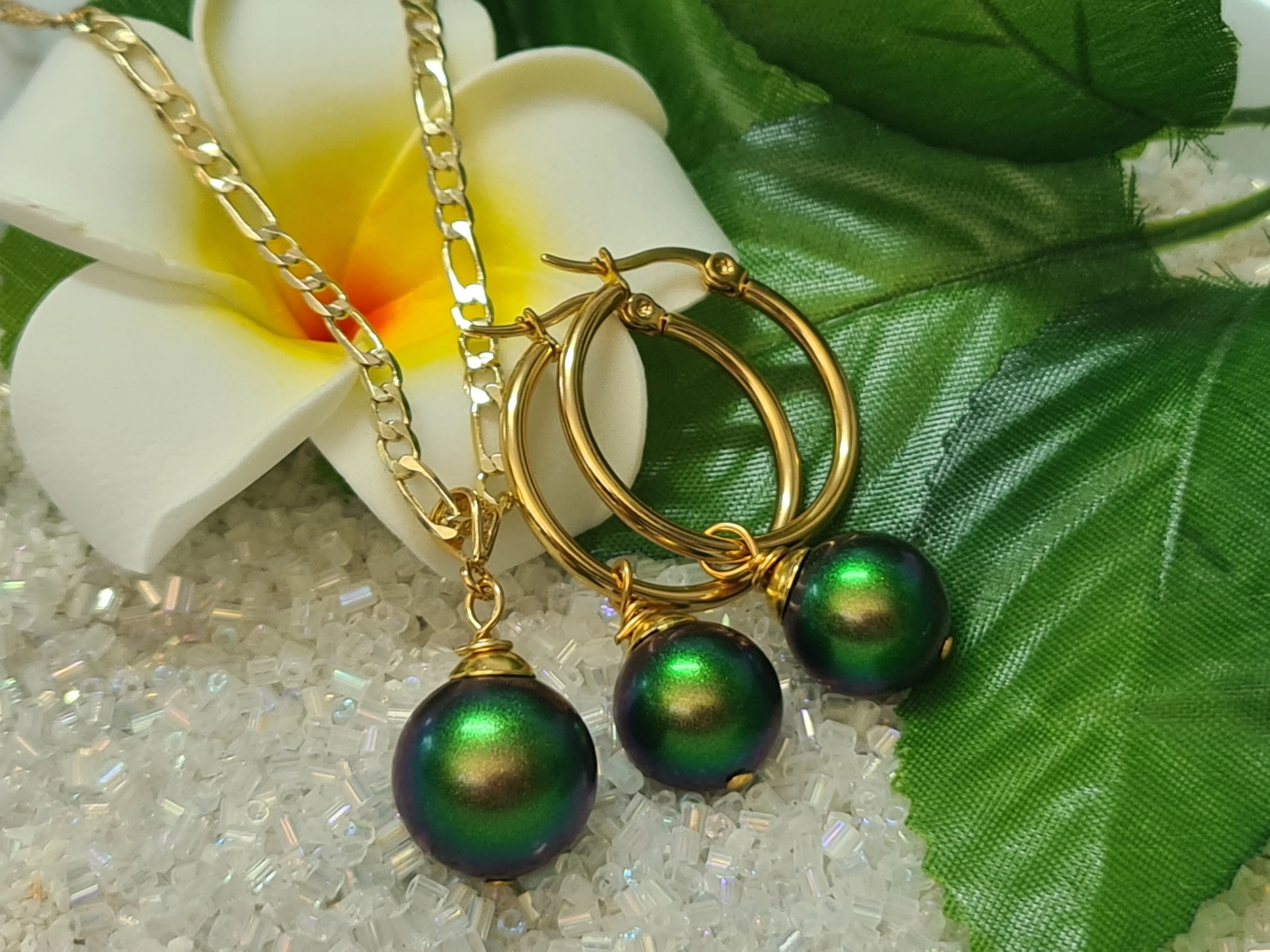 Rayla - Lustre Iridiscent Green Premium Swarovski Pearl Set