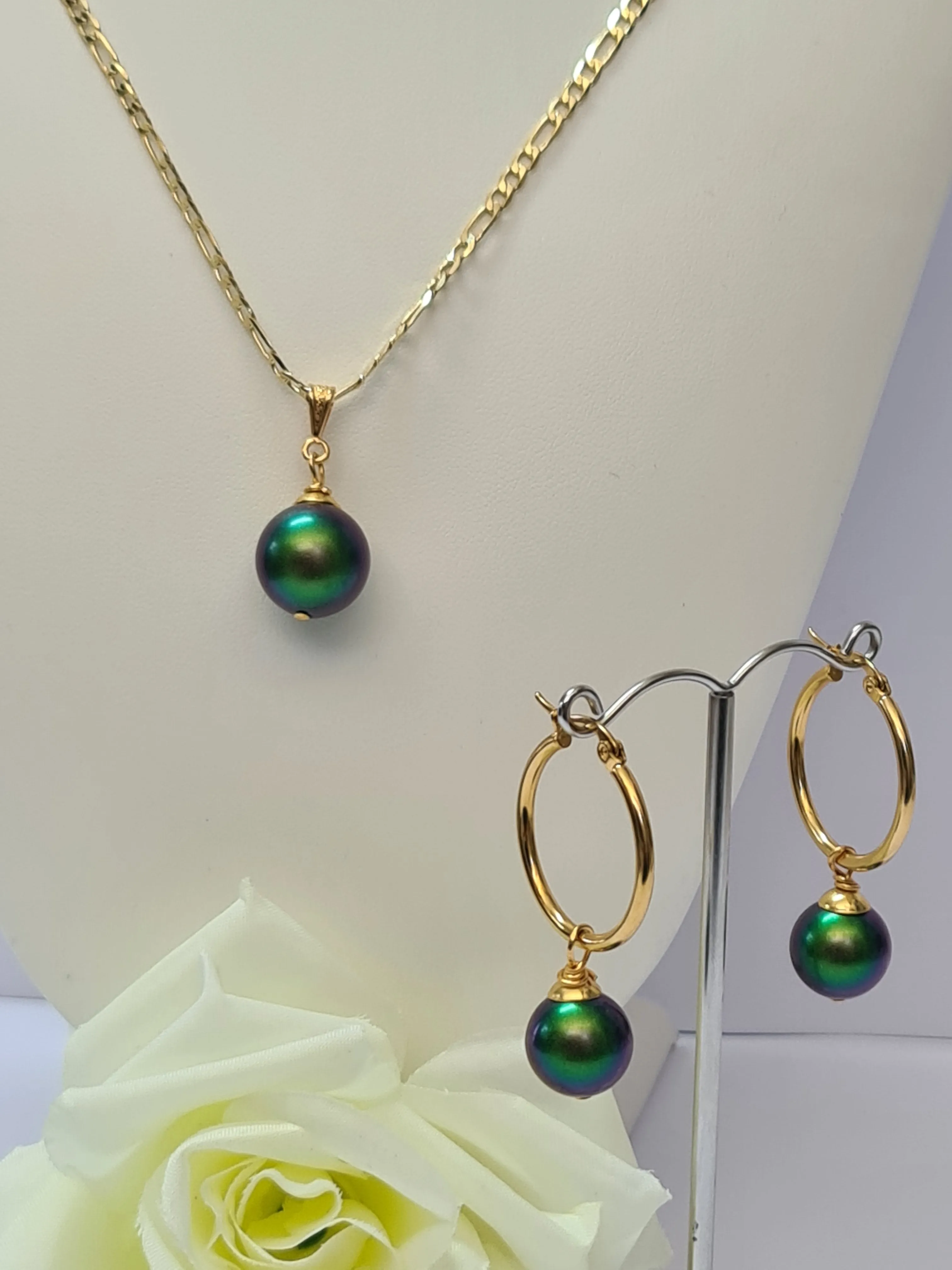 Rayla - Lustre Iridiscent Green Premium Swarovski Pearl Set