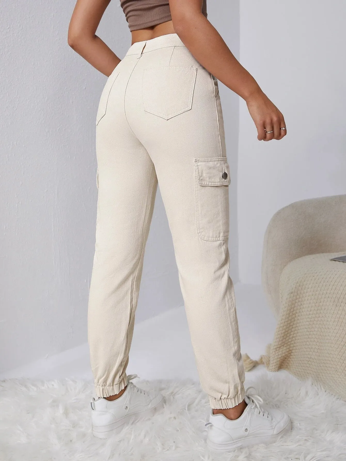 Trendy Flap Pocket Side Cargo Jeans