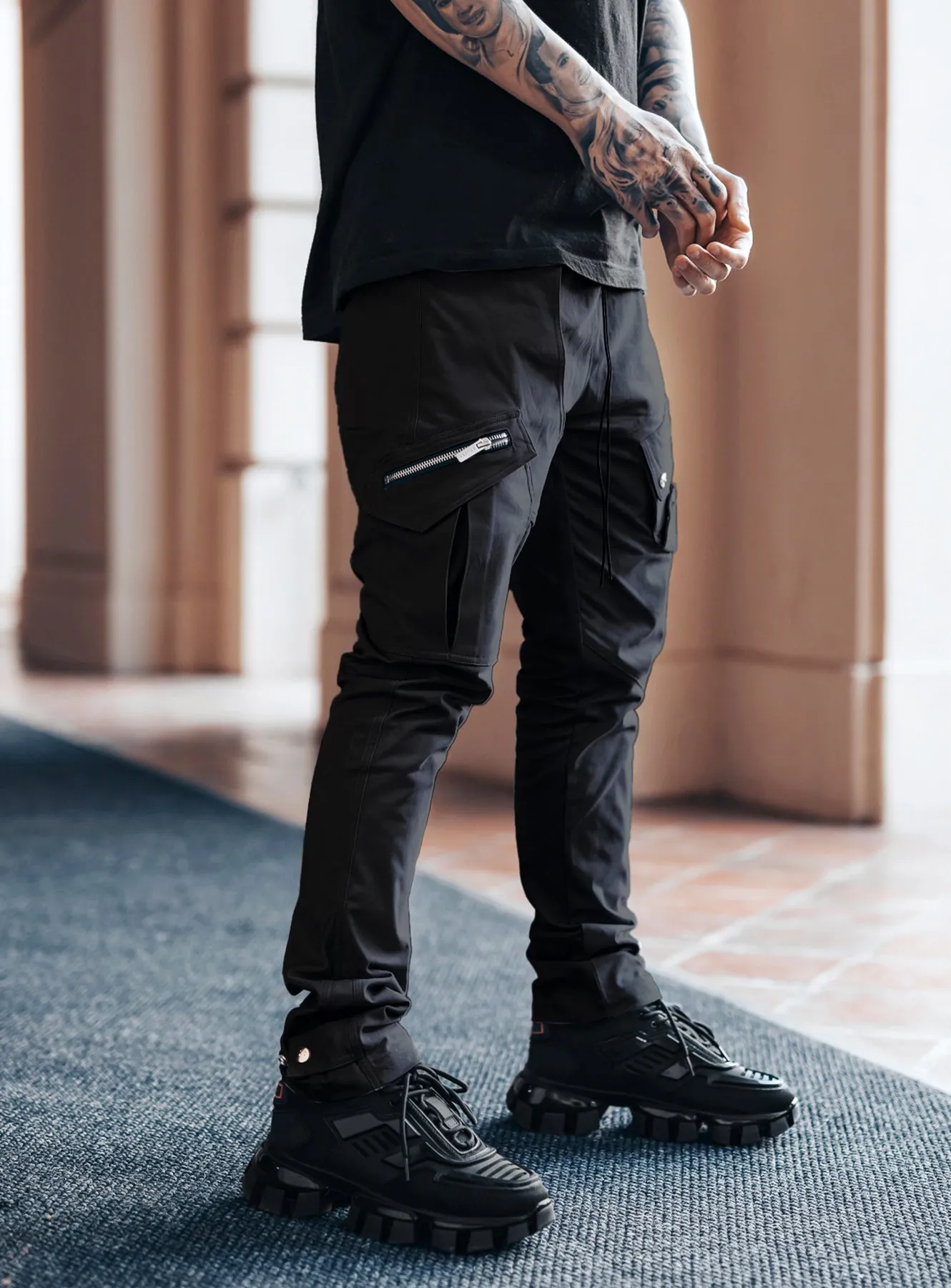 Utility Cargo Pants V11 in Black